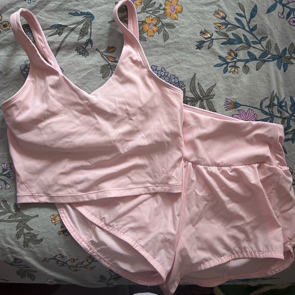 Cute baby pink workout set!! - Picture 1 of 8